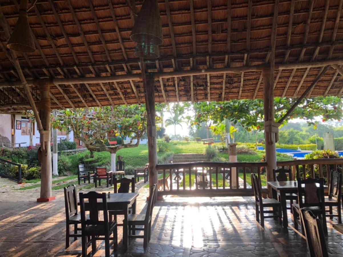 Finca Hotel Palmas Frente A Panaca Quimbaya Exterior foto